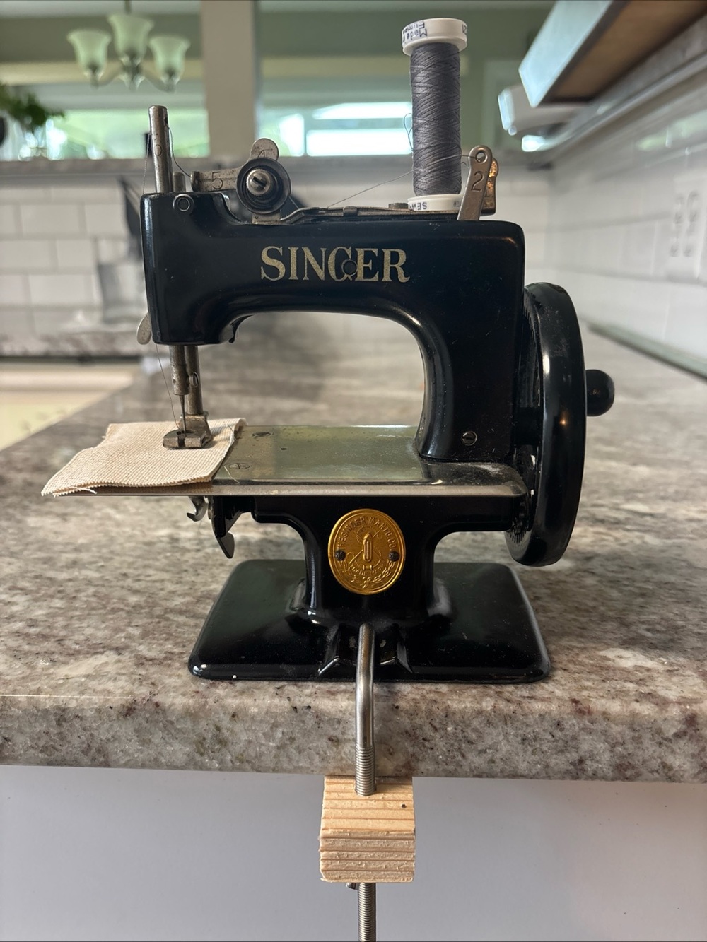 Vintage SINGER Sewhandy Model 20 Child’s Miniature Sewing Machine- Works w/clamp